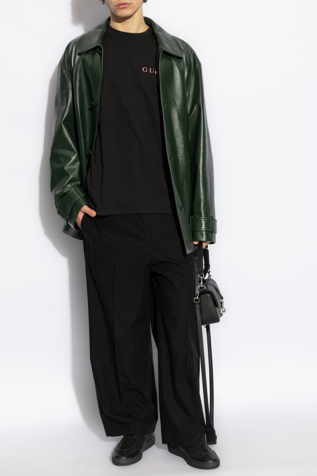 GUCCI ブラック Tシャツ カラフルロゴ 新品未使用】GUCCI(グッチ) カラフルビッグロゴTシャツ ブラック